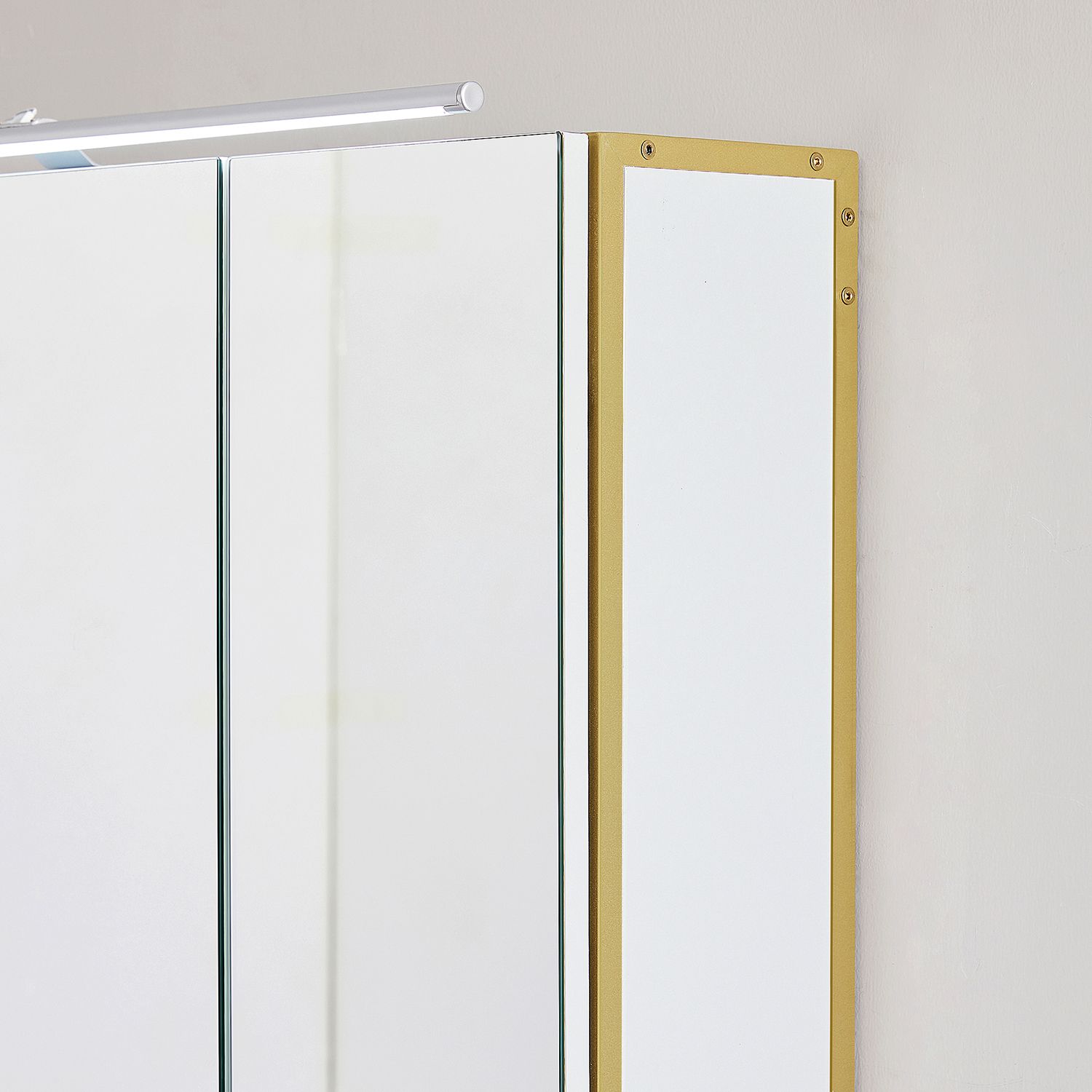 Mirror cabinet - Bathroom cabinet - With Lighting - Double Door - Modern - White / Gold
