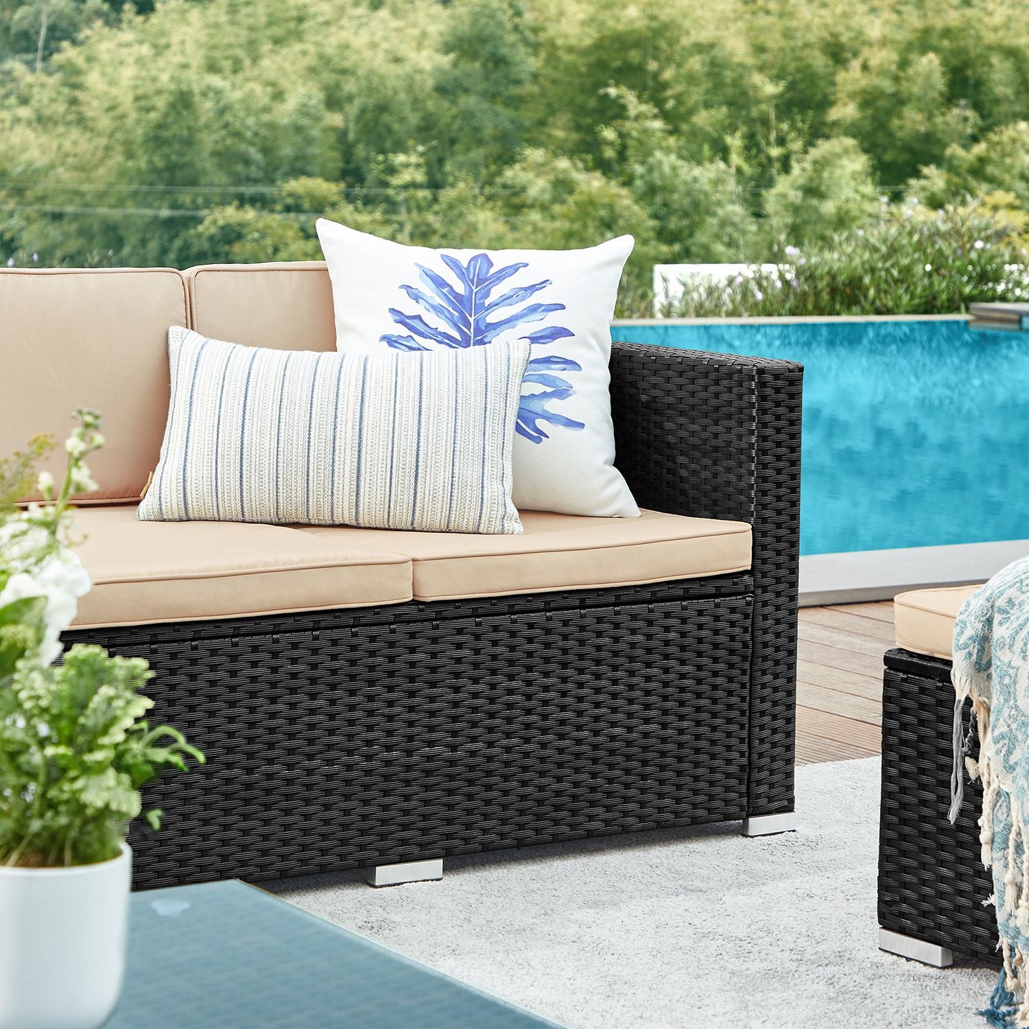 Garden furniture set - with pillows