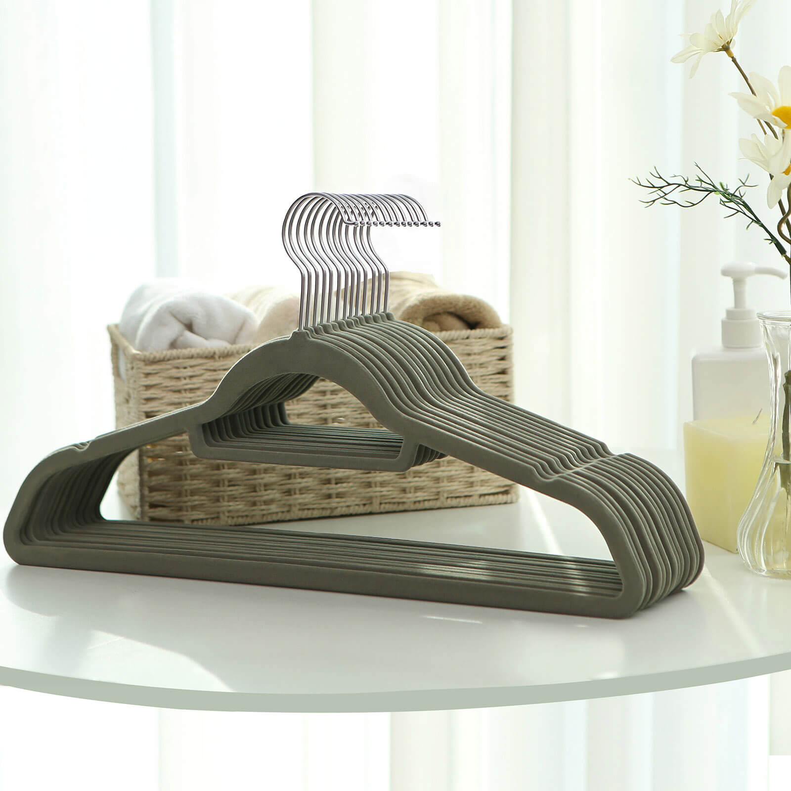 Clothing hangers - velvet - anti -slip - set of 20